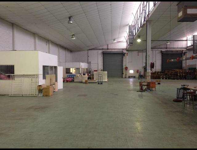 3,400M² FACTORY FOR SALE IN BEACONVALE